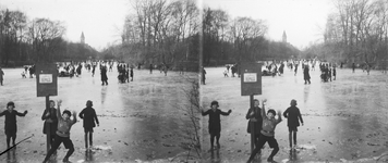 859117 Afbeelding van schaatsers op de bevroren vijver in het Wilhelminapark te Utrecht.